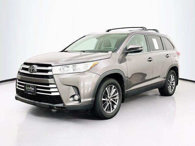 Photo of 2019 Predawn Gray Mica Toyota Highlander