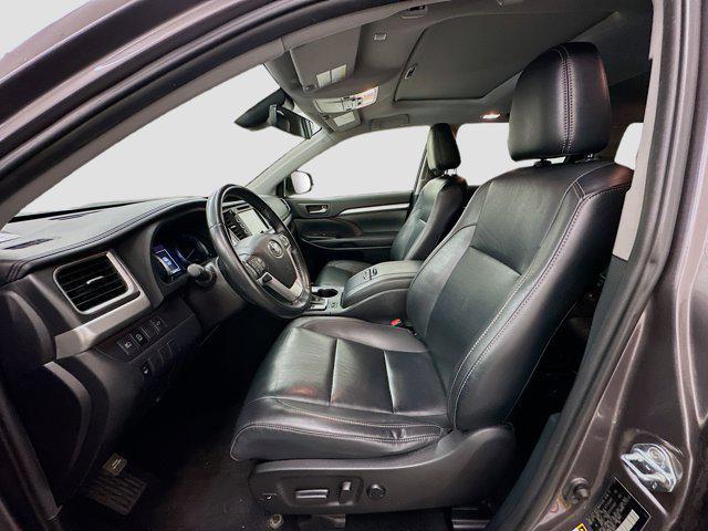 Photo of 2019 Predawn Gray Mica Toyota Highlander