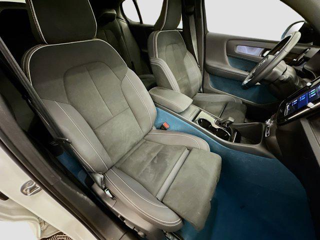 Photo of 2022 Crystal White Metallic Volvo C40 Recharge Pure Electric