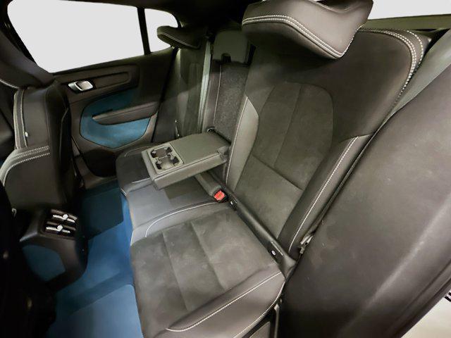 Photo of 2022 Crystal White Metallic Volvo C40 Recharge Pure Electric