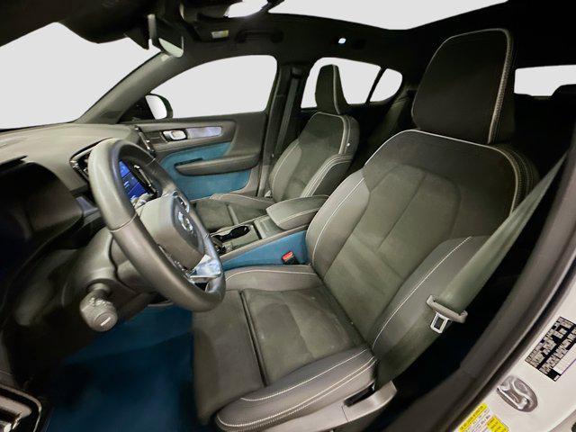 Photo of 2022 Crystal White Metallic Volvo C40 Recharge Pure Electric