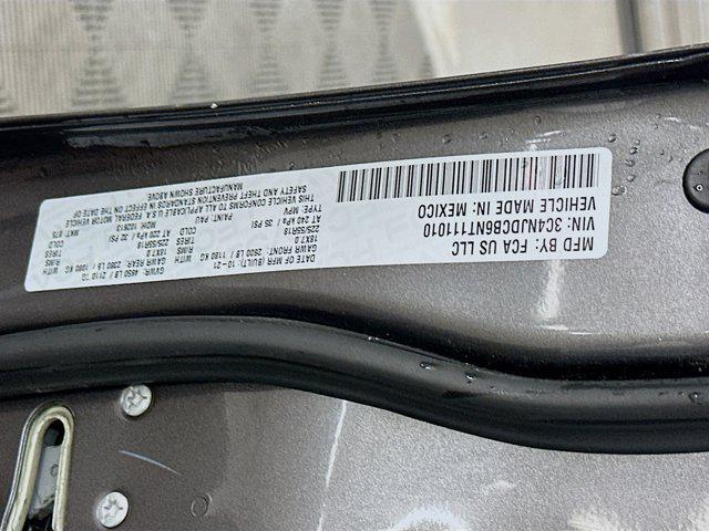 Photo of 2022 Granite Crystal Metallic Clearcoat Jeep Compass