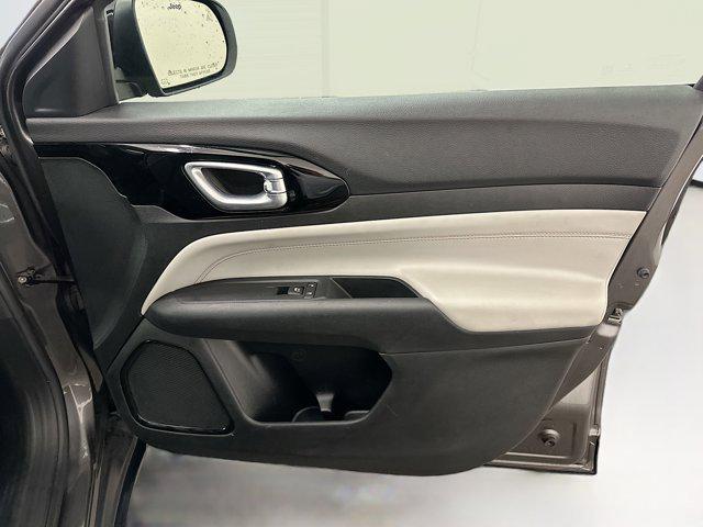 Photo of 2022 Granite Crystal Metallic Clearcoat Jeep Compass