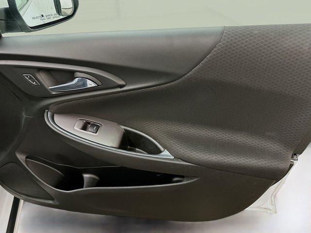 Photo of 2022 Summit White Chevrolet Malibu