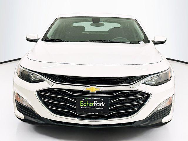 Photo of 2022 Summit White Chevrolet Malibu