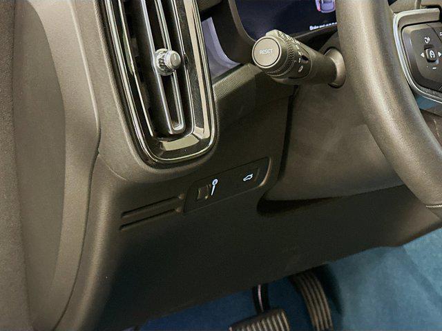 Photo of 2022 Fjord Blue Metallic Volvo C40 Recharge Pure Electric