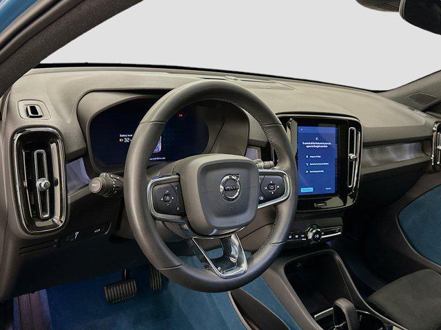 Photo of 2022 Fjord Blue Metallic Volvo C40 Recharge Pure Electric