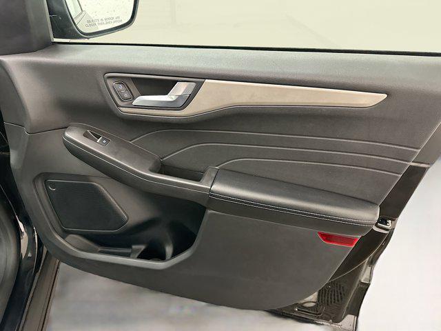 Photo of 2021 Agate Black Metallic Ford Escape