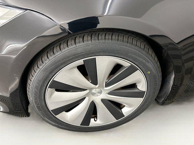 Photo of 2021 Pearl White Multi-Coat Tesla Model S