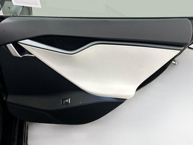 Photo of 2021 Pearl White Multi-Coat Tesla Model S