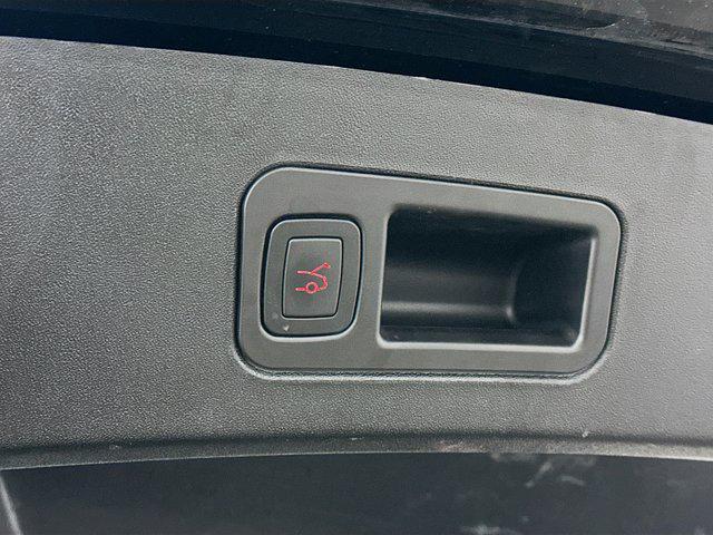 Photo of 2021 Pearl White Multi-Coat Tesla Model S