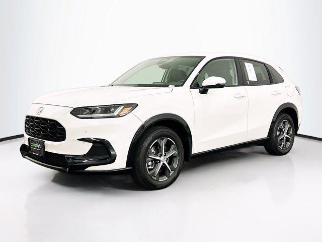 Photo of 2024 Platinum White Pearl Honda HR-V