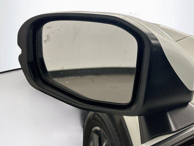 Photo of 2024 Platinum White Pearl Honda HR-V
