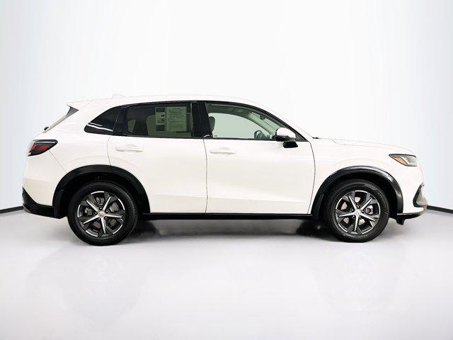 Photo of 2024 Platinum White Pearl Honda HR-V