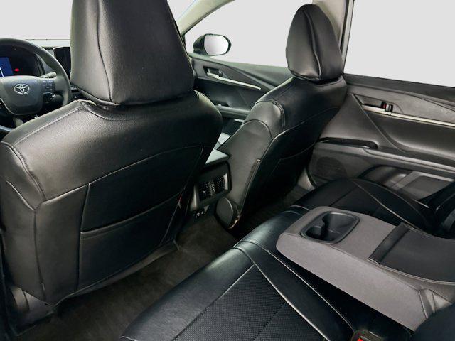 Photo of 2025 Ice Cap Toyota Camry