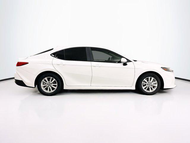Photo of 2025 Ice Cap Toyota Camry