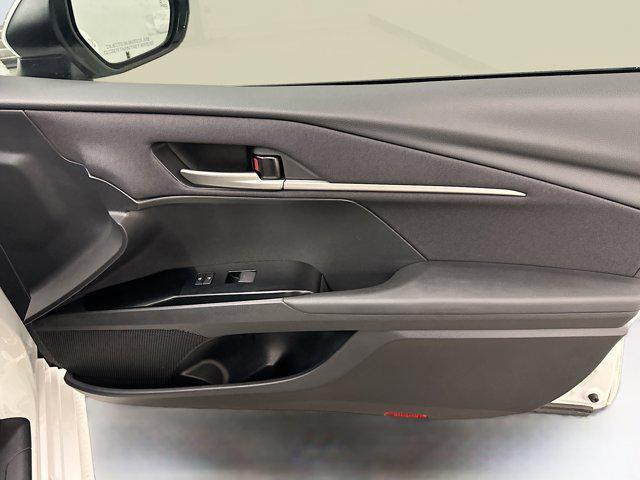 Photo of 2025 Ice Cap Toyota Camry