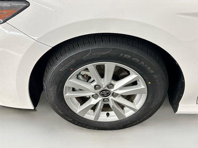 Photo of 2025 Ice Cap Toyota Camry