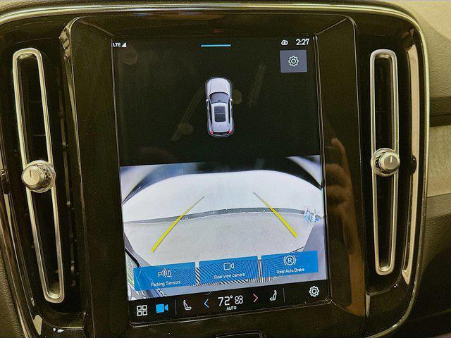 Photo of 2024 Onyx Black Metallic Volvo XC40
