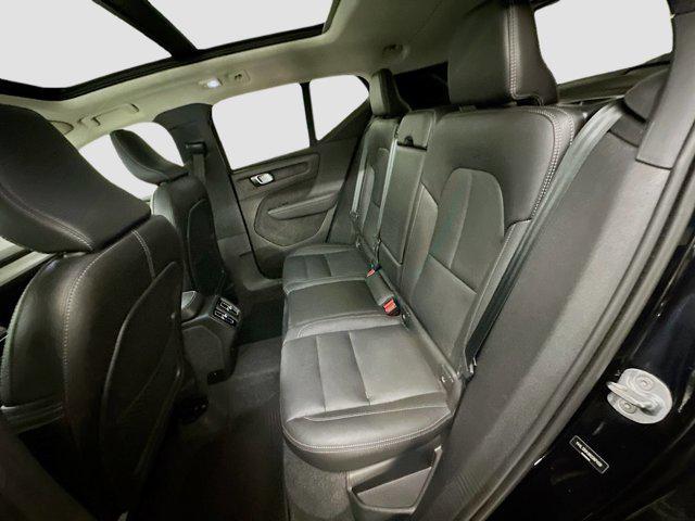 Photo of 2024 Onyx Black Metallic Volvo XC40