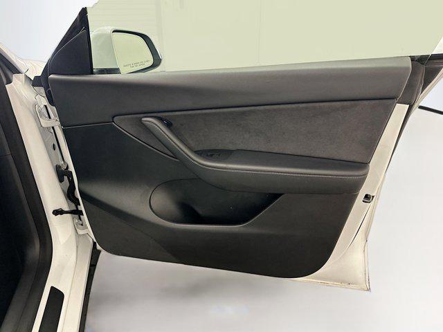 Photo of 2022 Pearl White Multi-Coat Tesla Model Y