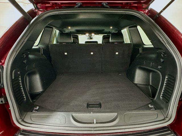 Photo of 2021 Velvet Red Pearlcoat Jeep Grand Cherokee