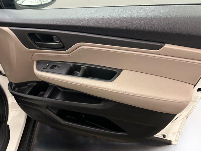 Photo of 2019 White Diamond Pearl Honda Odyssey
