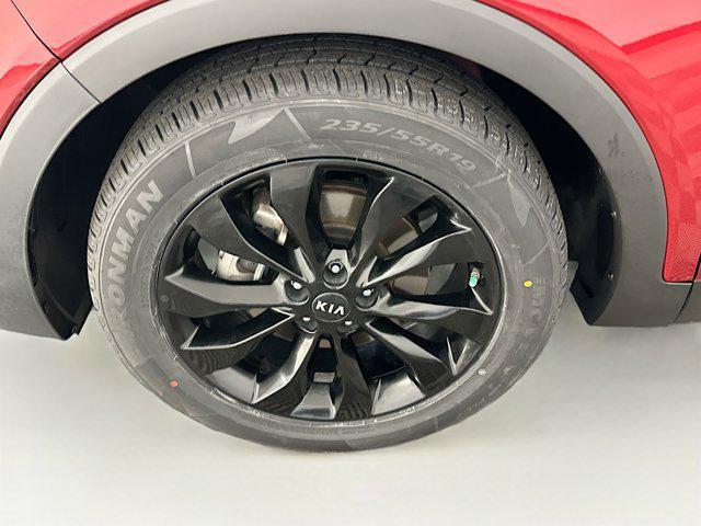 Photo of 2020 Passion Red Kia Sorento