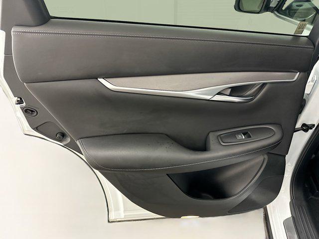Photo of 2023 Radiant White INFINITI QX50