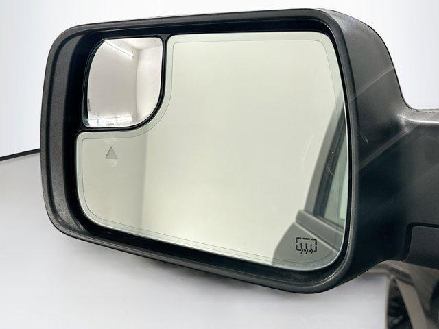 Photo of 2023 Diamond Black Crystal Pearlcoat RAM 1500