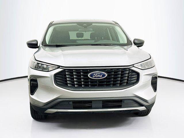 Photo of 2024 Iconic Silver Metallic Ford Escape