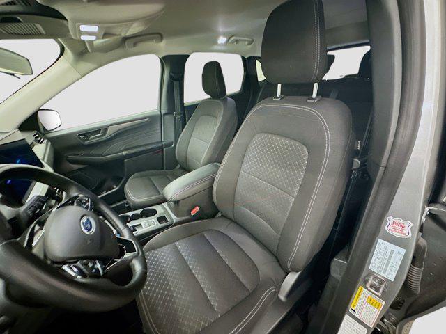 Photo of 2024 Iconic Silver Metallic Ford Escape