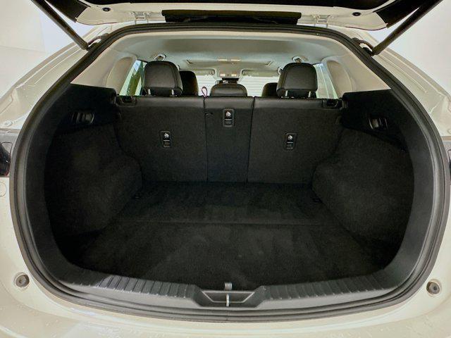 Photo of 2018 Snowflake White Pearl Mica Mazda CX-5