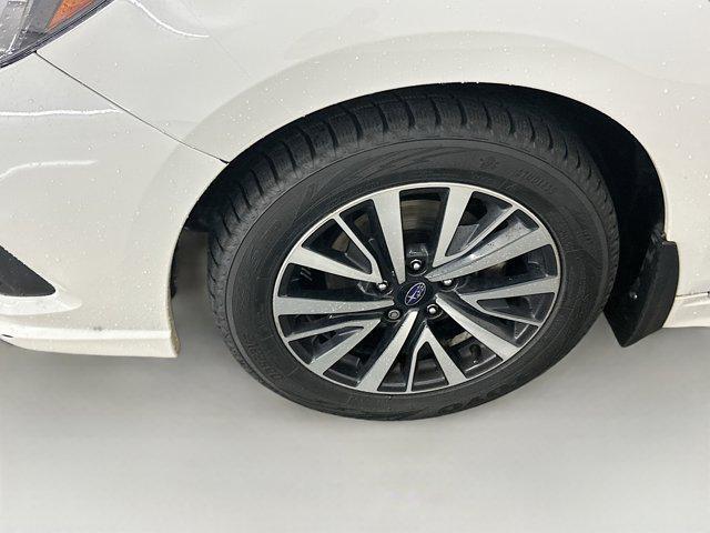 Photo of 2018 Crystal White Pearl Subaru Legacy