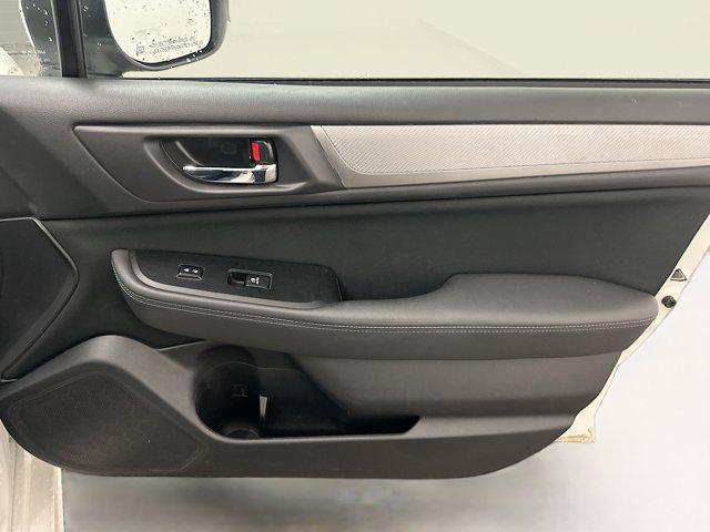 Photo of 2018 Crystal White Pearl Subaru Legacy