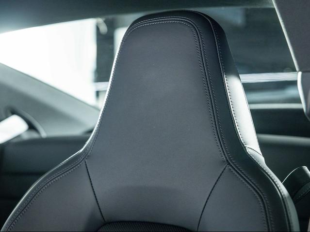 Photo of 2025 Lugano Blue Porsche 911