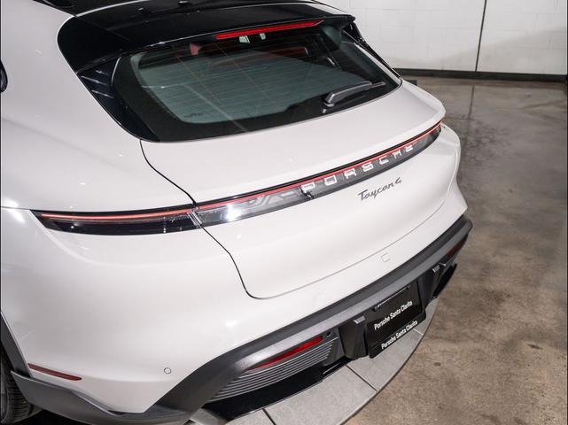 Photo of 2022 Chalk Porsche Taycan