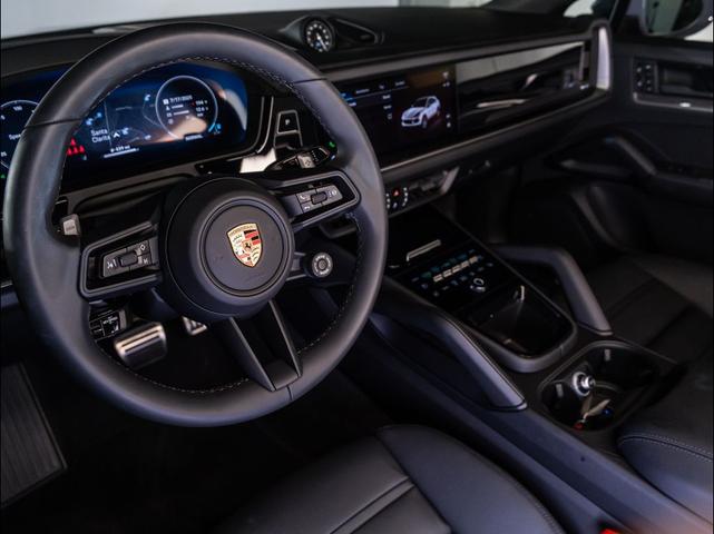 Photo of 2025 Arctic Grey Porsche Cayenne