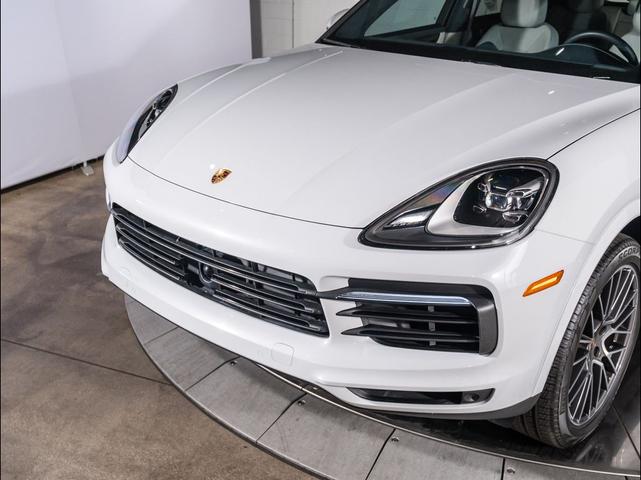 Photo of 2023 White Porsche Cayenne