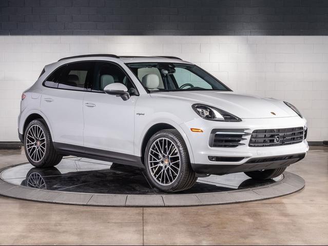 Photo of 2023 White Porsche Cayenne