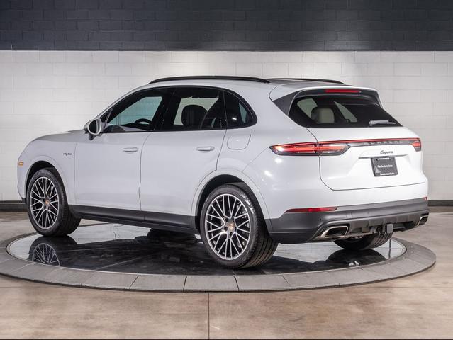 Photo of 2023 White Porsche Cayenne