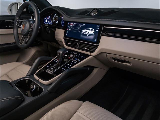 Photo of 2023 White Porsche Cayenne