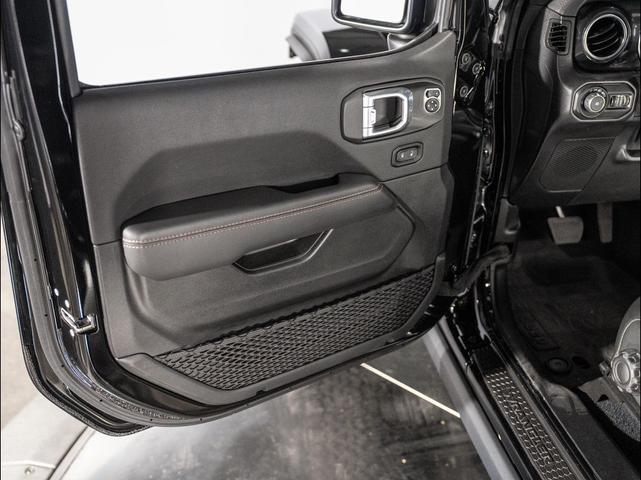 Photo of 2022 Black Clearcoat Jeep Wrangler Unlimited