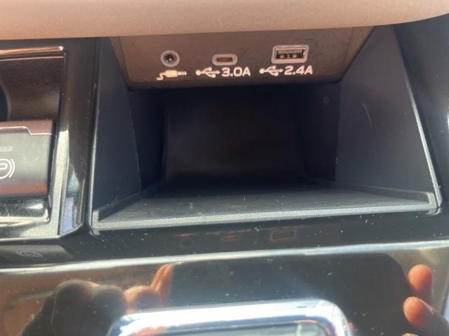 Photo of 2024 Crystal White Pearl Subaru Outback