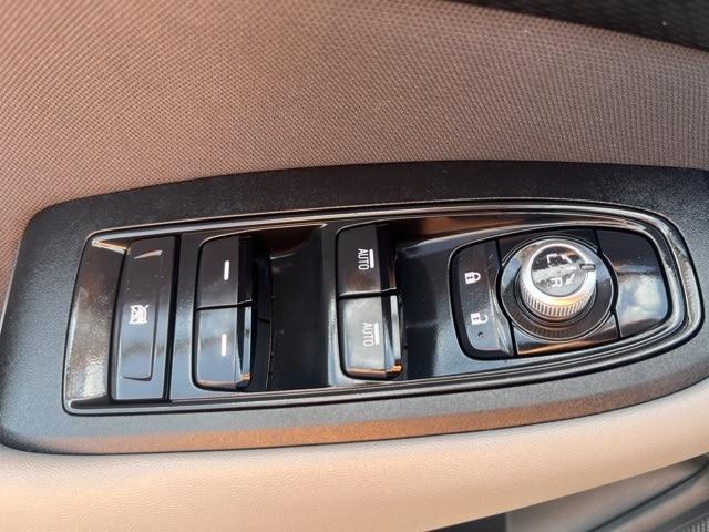 Photo of 2024 Crystal White Pearl Subaru Outback