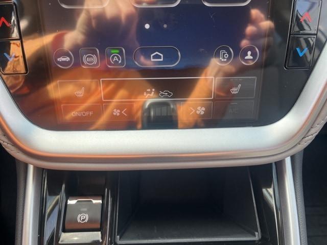 Photo of 2024 Crystal White Pearl Subaru Outback