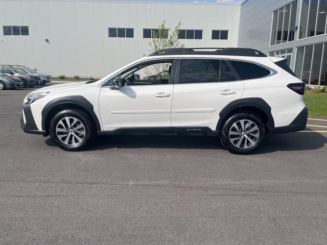 Photo of 2024 Crystal White Pearl Subaru Outback