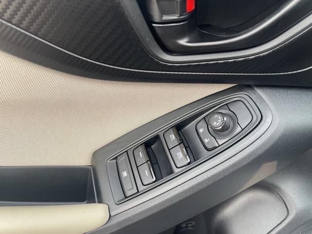 Photo of 2023 Crystal White Pearl Subaru Impreza