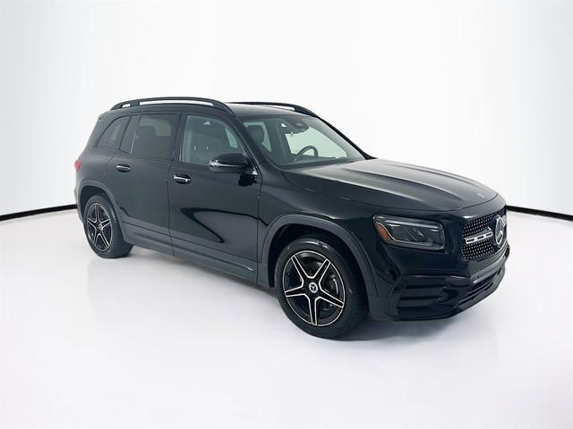 Photo of 2024 Night Black Mercedes-Benz GLB 250