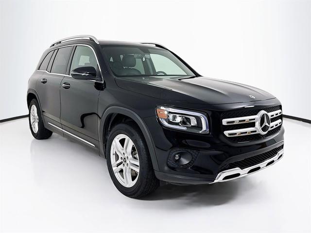 Photo of 2023 Night Black Mercedes-Benz GLB 250